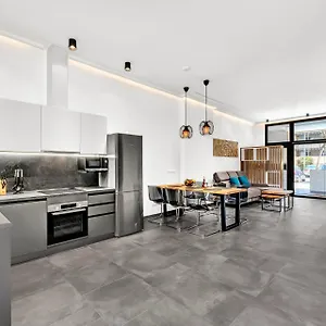 https://el-coloso-loft-1.1costadelsol.com