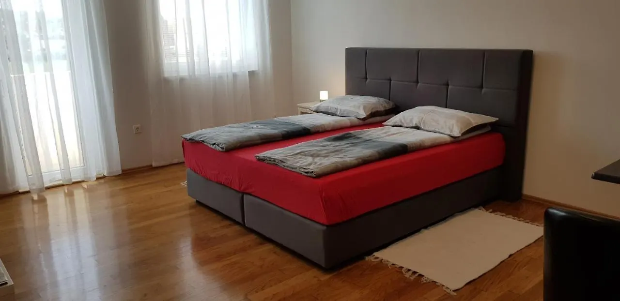 Vila Ema Apartments And Rooms Ljubljana 0*,  Slovenia